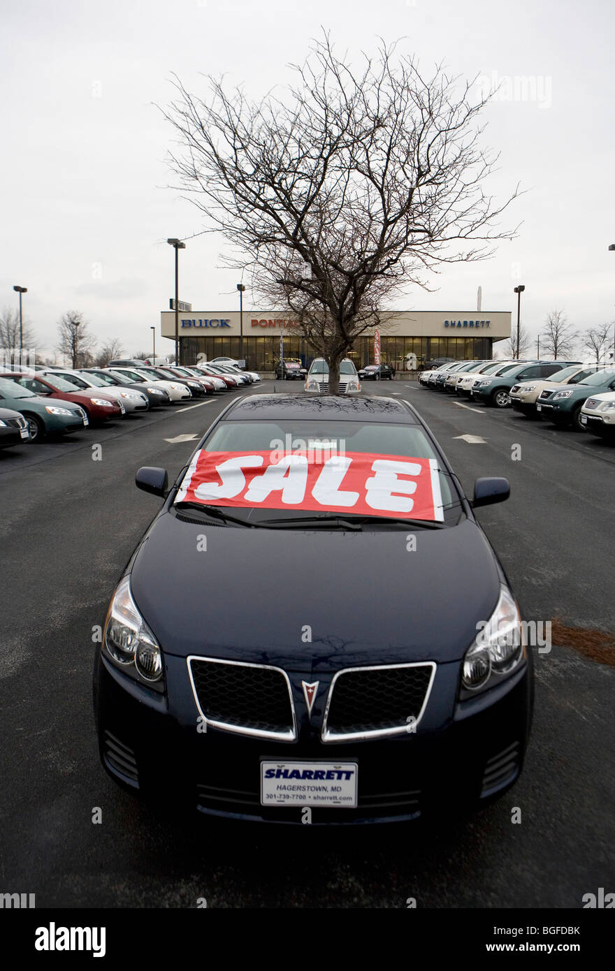 20 December 2008 – Hagerstown, Maryland- GM Vehicles sit on a dealer lot in Maryland. Stock Photo