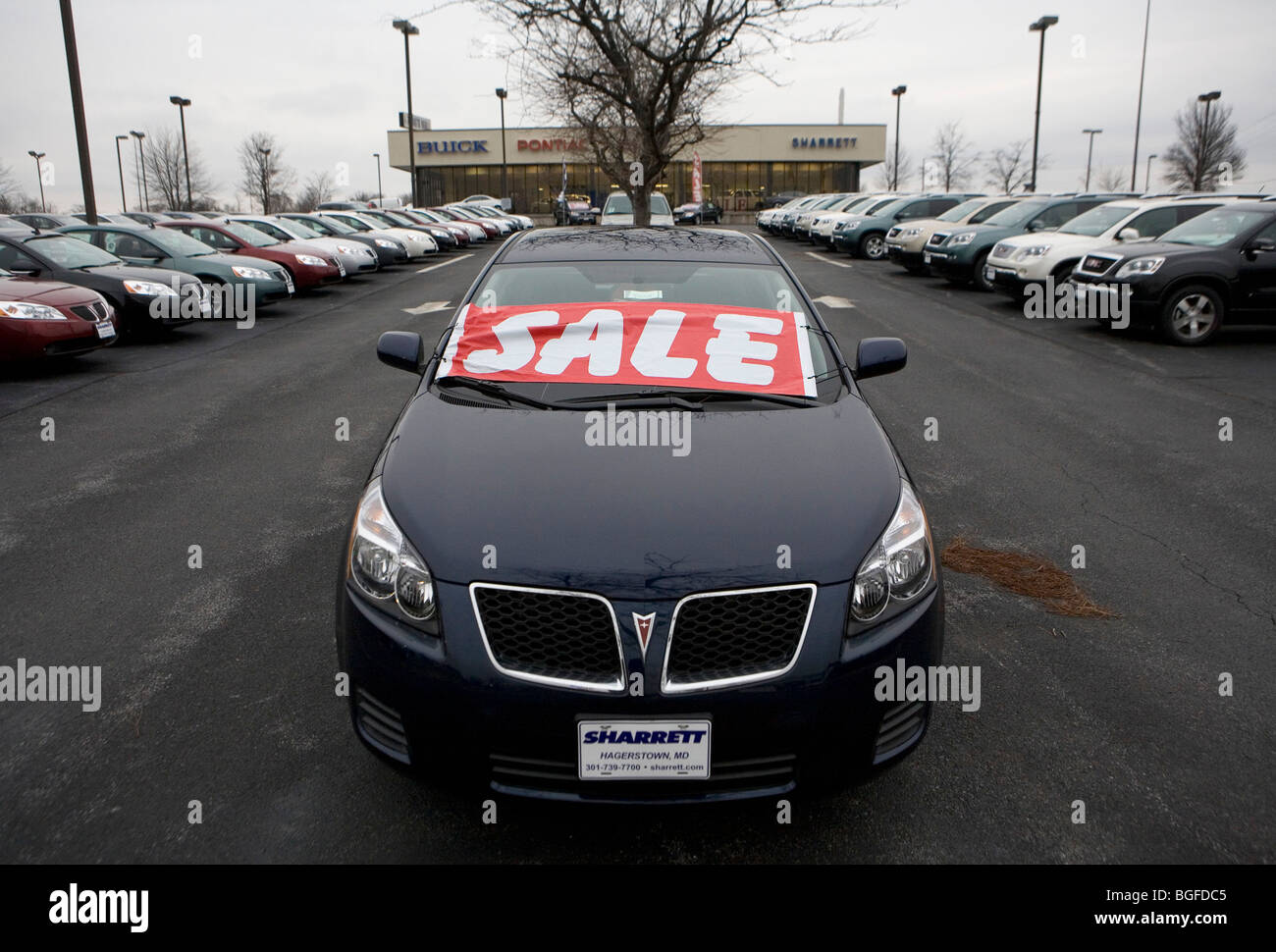 20 December 2008 – Hagerstown, Maryland- GM Vehicles sit on a dealer lot in Maryland. Stock Photo