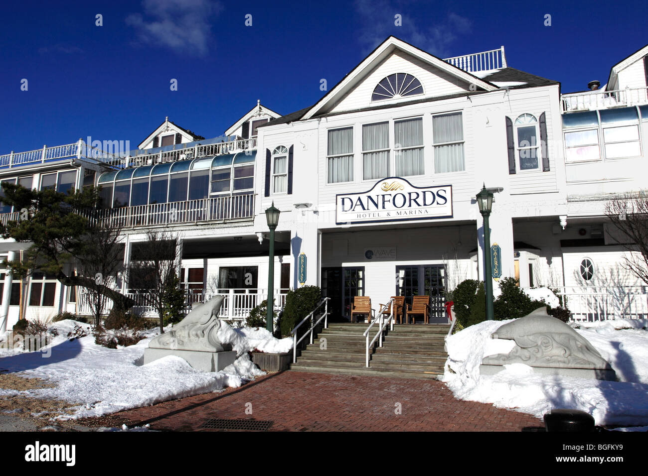 danfords hotel and marina restaurant