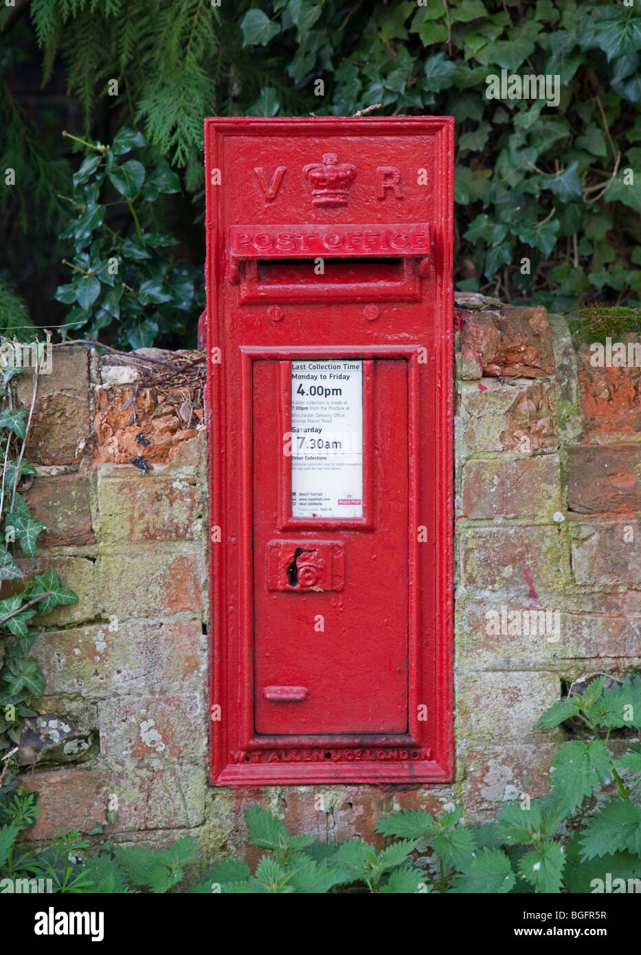 Victorian Post Box, Hampshire, England Stock Photo Alamy