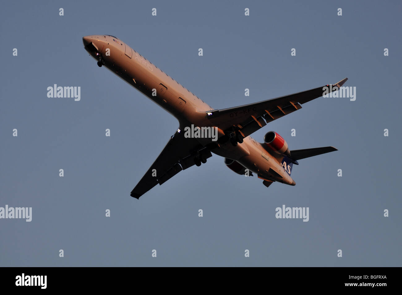 Sas bombardier crj 900 hi-res stock photography and images - Alamy