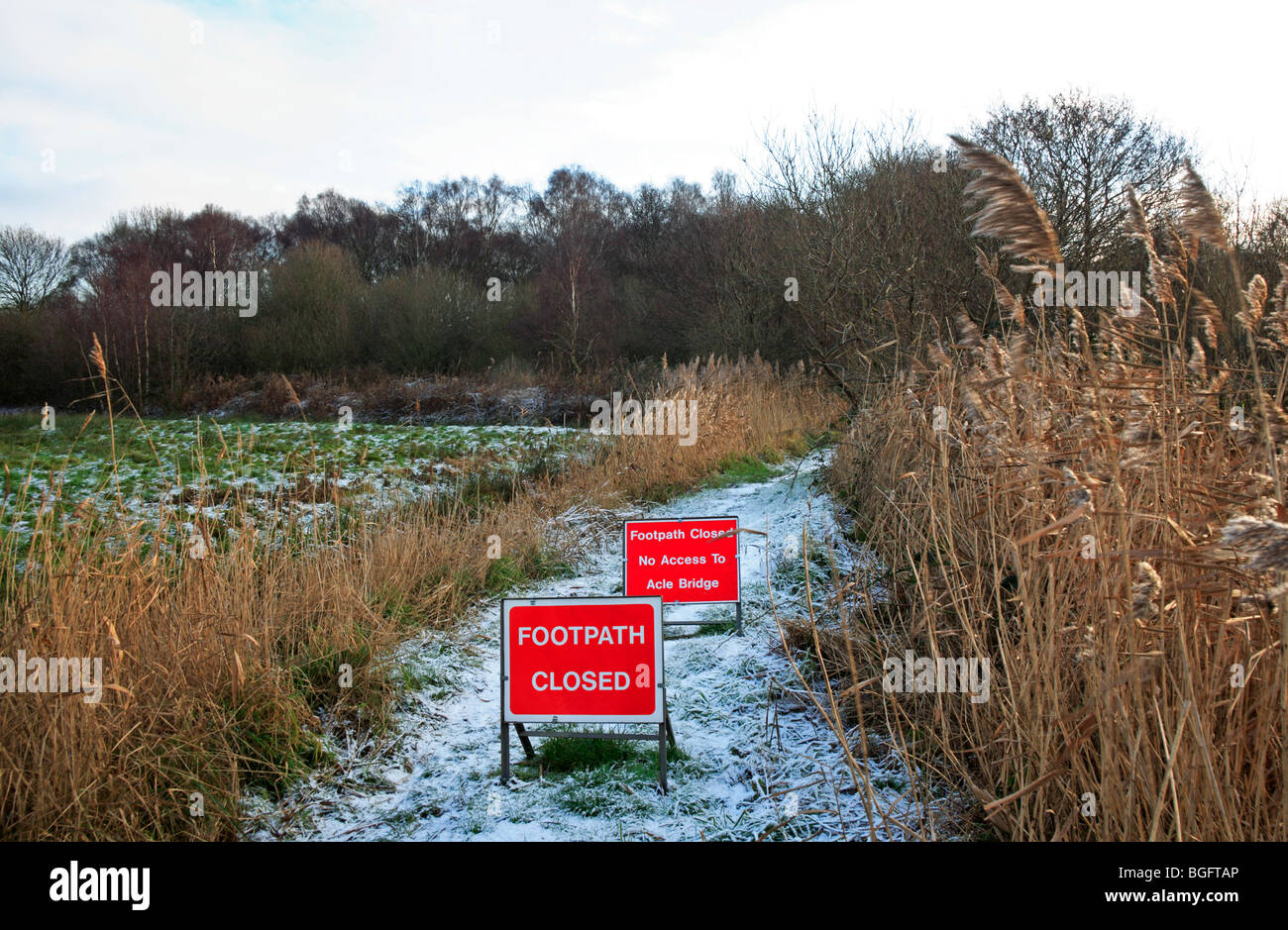 Footpath closed hires stock photography and images Alamy