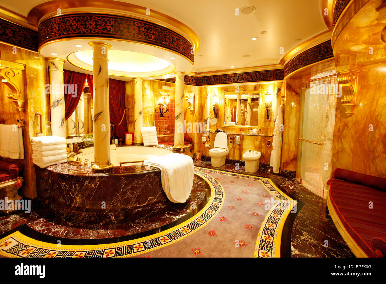 presidential suite, deluxe suite, bathroom in the Burj Al Arab, Dubai, united arabien emirates. Stock Photo