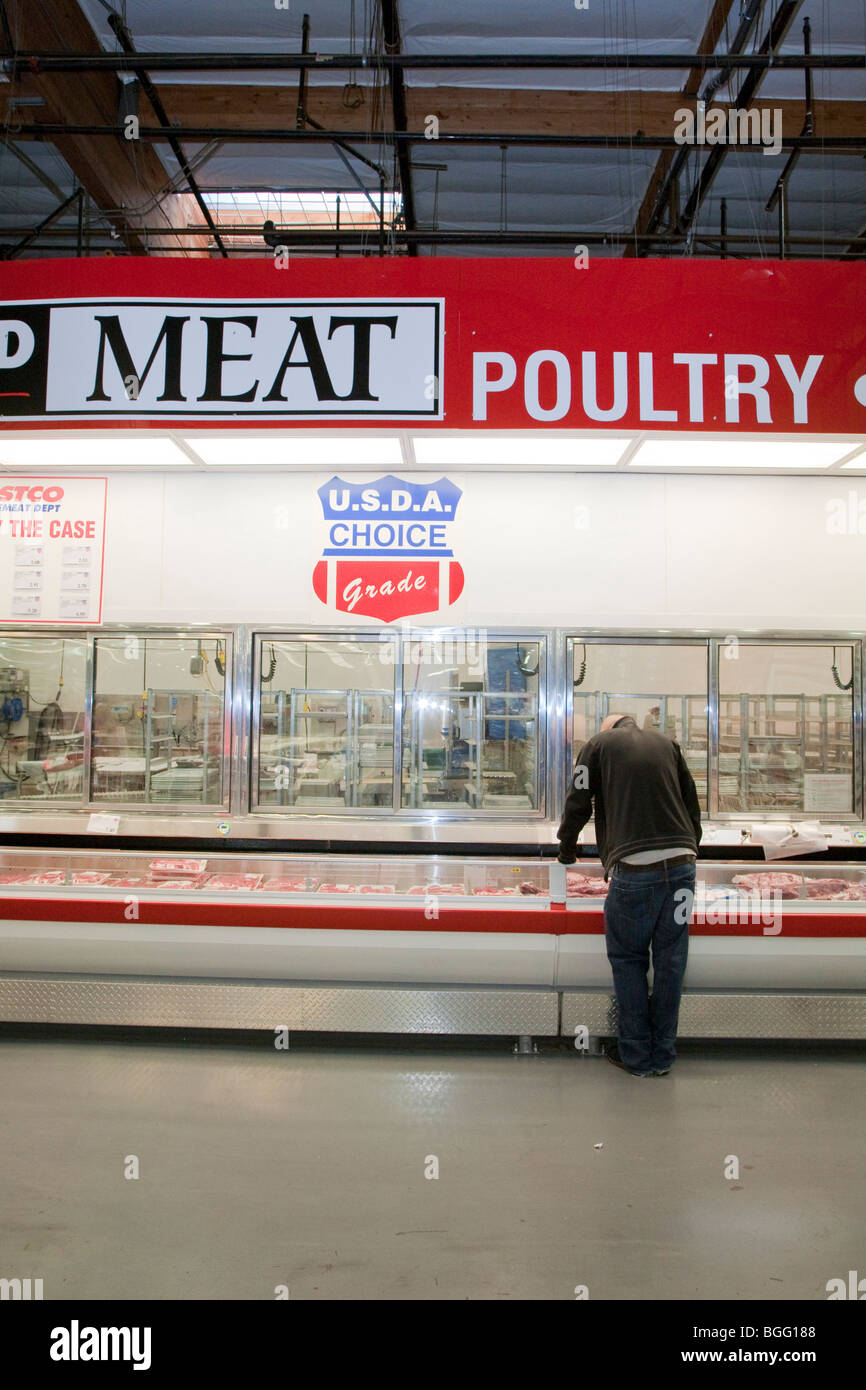 The meat and poultry section at Costco selling USDA Choice Grade Beef. Costco, California, USA Stock Photo