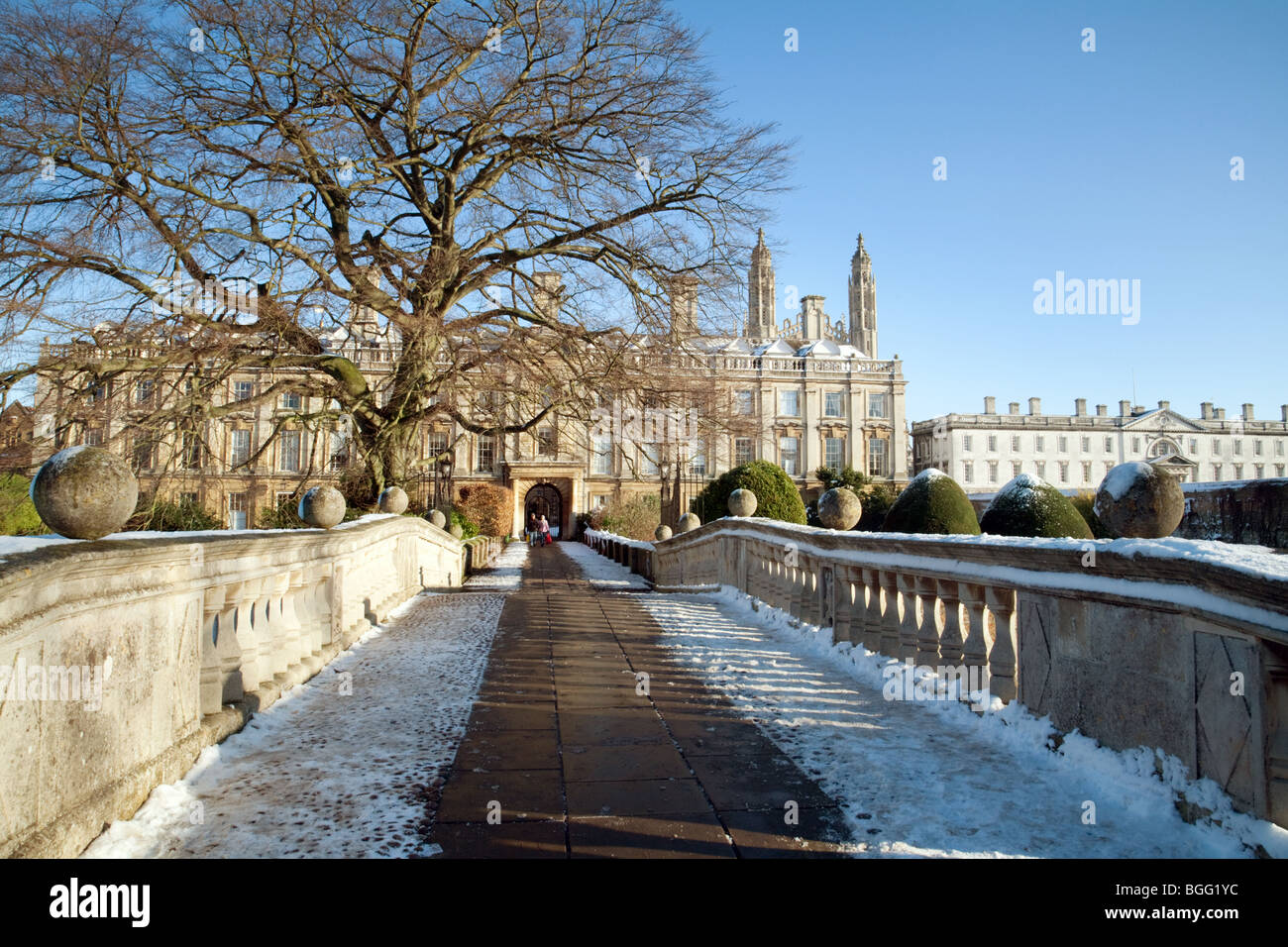 Clare College, Cambridge University as seen from Clare Bridge, in the snow Stock Photo