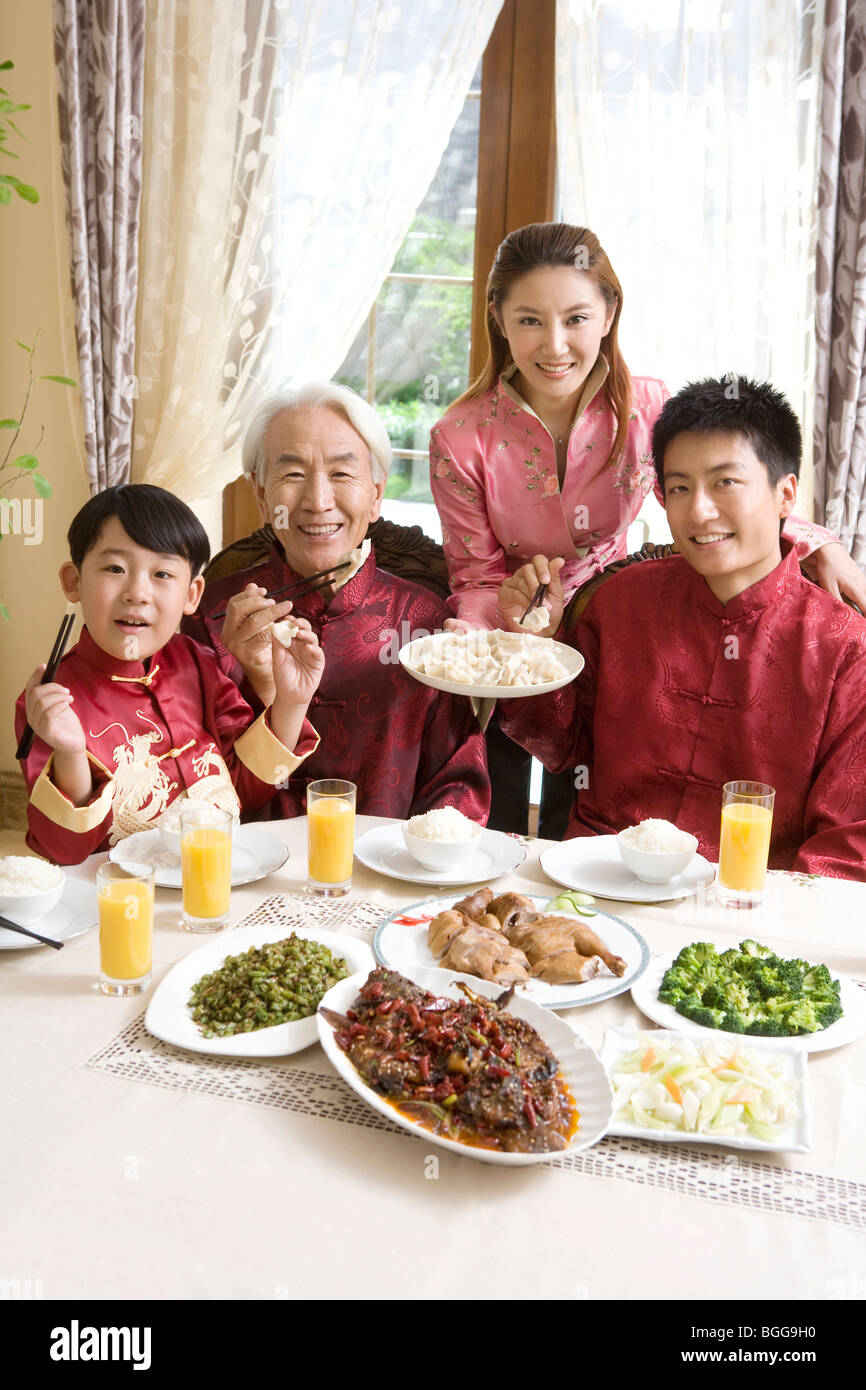 chinese new year dinner activities