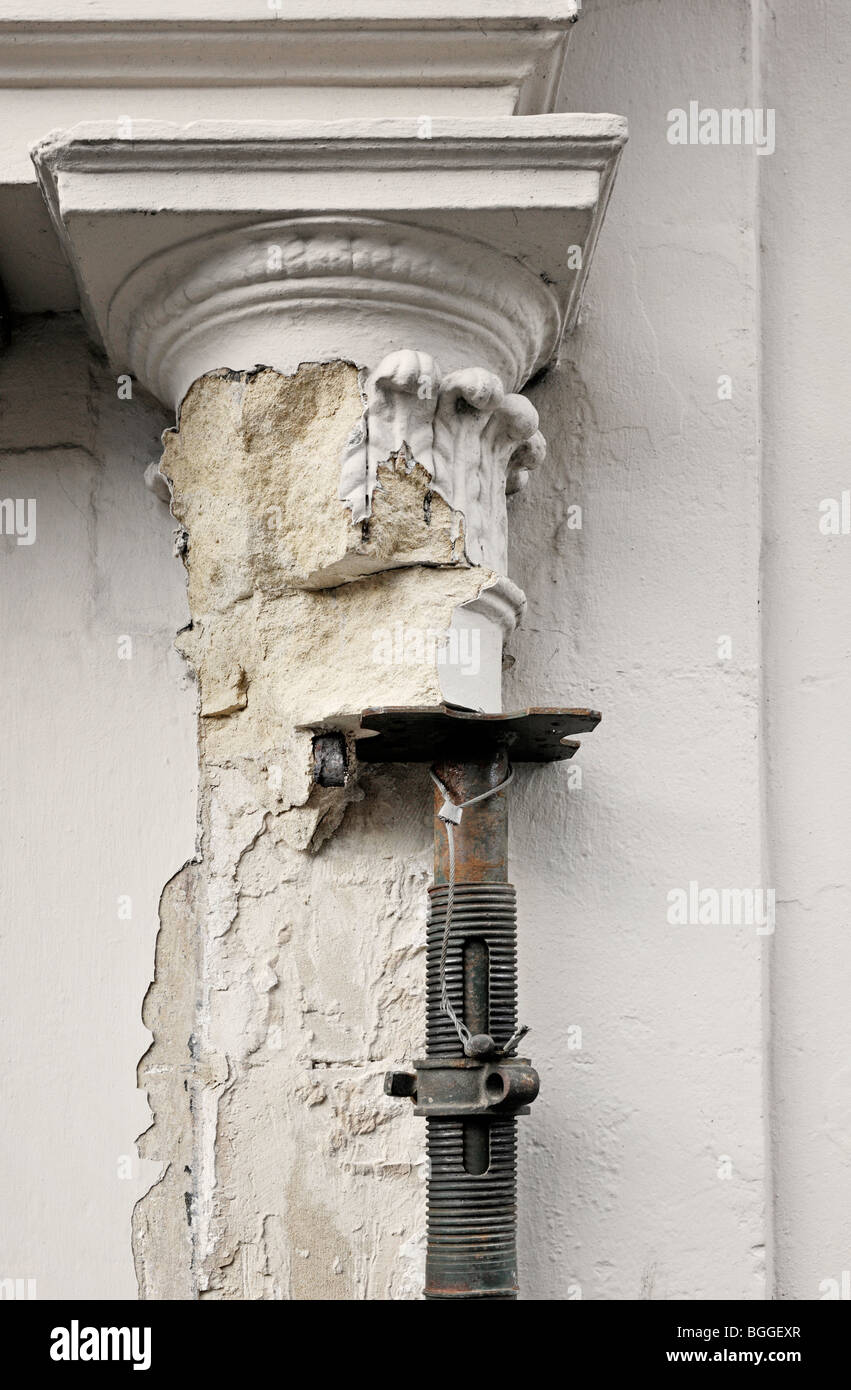 Stone pillar repair hires stock photography and images Alamy