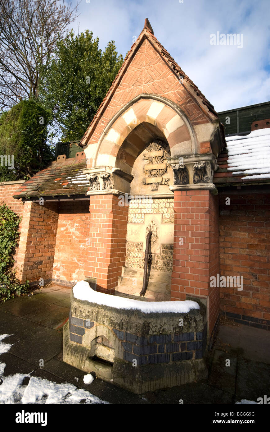 Gedling spring water trough hires stock photography and images Alamy