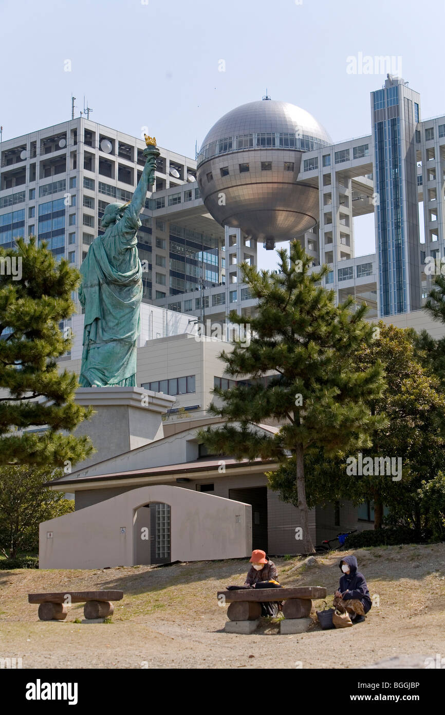 Statue of Liberty replica in front of the Fuji TV building, Tokyo