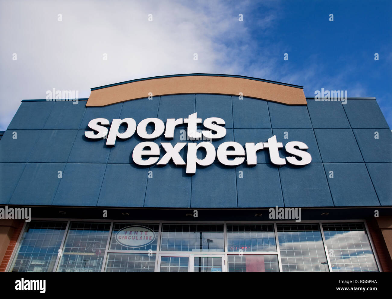A Sports Experts store is pictured. Sports Experts is a major Canadian sports retailer franchise part of the Forzani Group Stock Photo