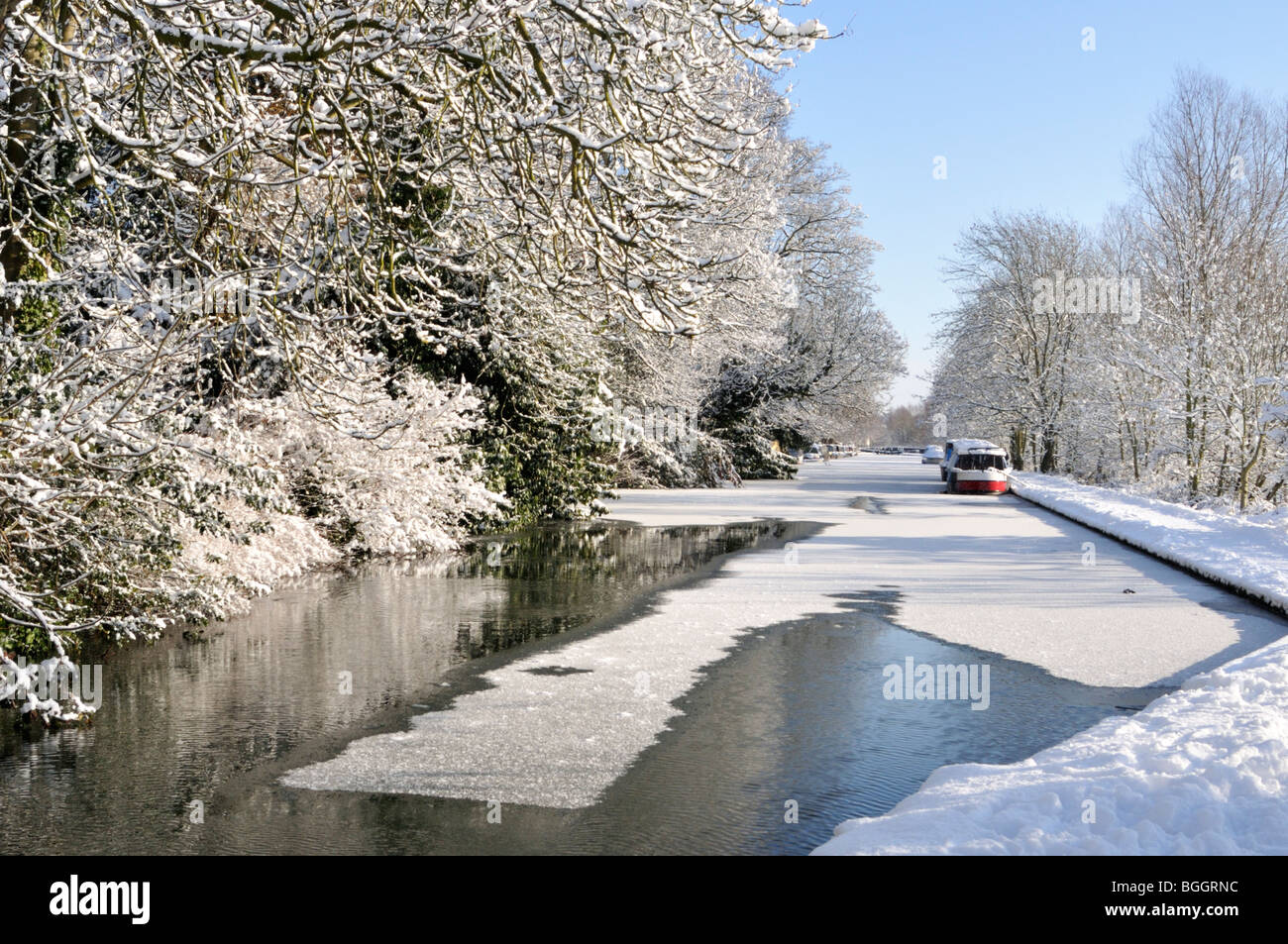 Winter snow on the Grand Union Canal, Hemel Hempstead, Hertfordshire