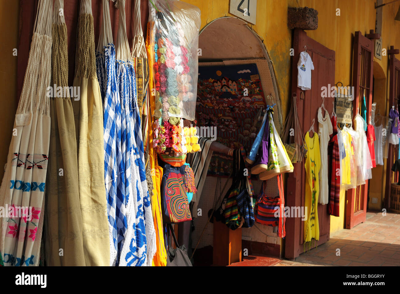 souvenir shops, Las Bovedas, Cartagena, Colombia Stock Photo - Alamy