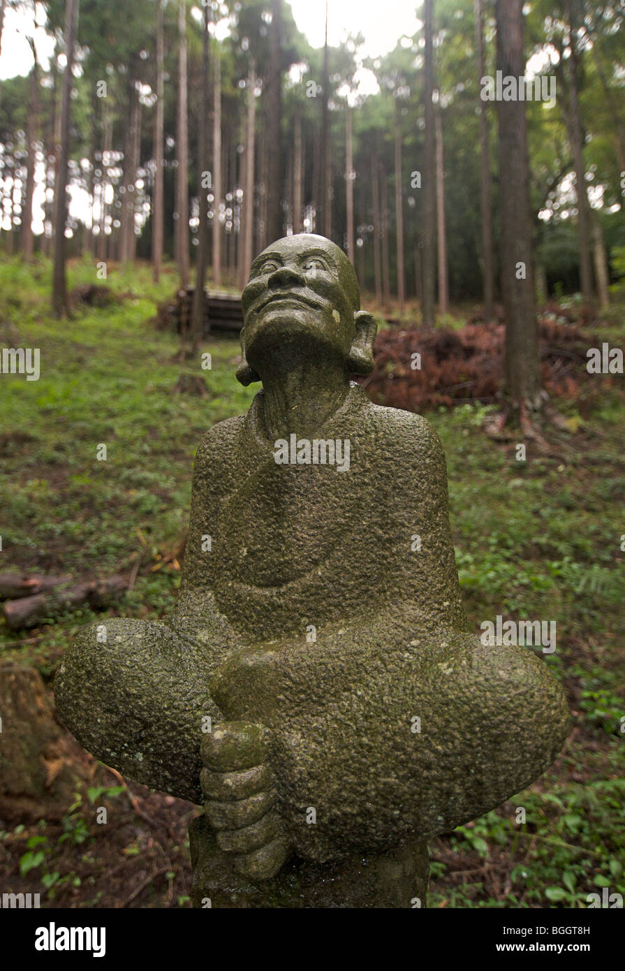 Expressive buddhist sculpture in the grounds  of Choanji. Choan Temple, Sengokuhara, Hakone, Japan Stock Photo