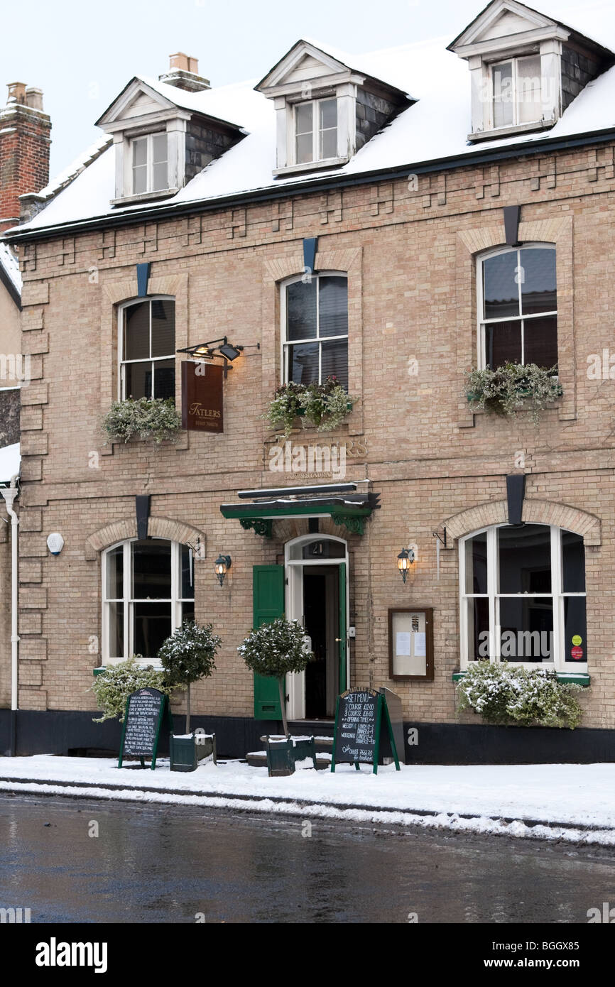 Tatlers restaurant in Tombland - Around Norwich in the UK Snowfall of early January 2010. Stock Photo