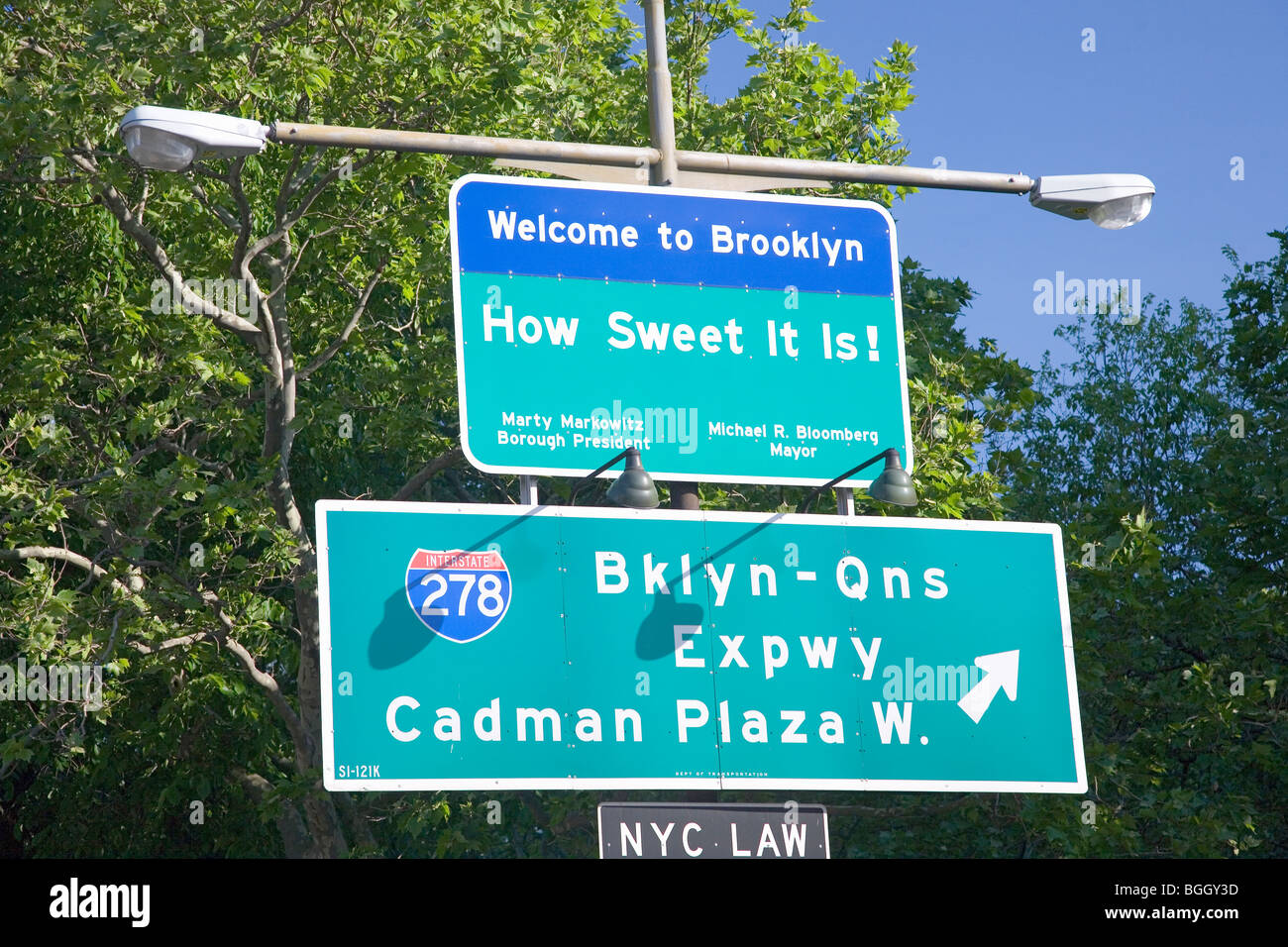 Sign on Brooklyn Bridge says 'Welcome to Brooklyn' New York City, New York Stock Photo