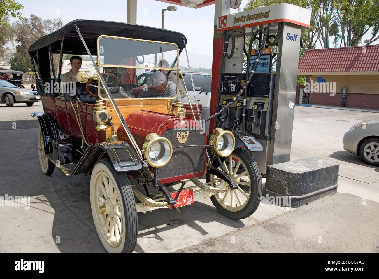 Antique car at modern gas station in Santa Paula, CA Stock Photo Alamy