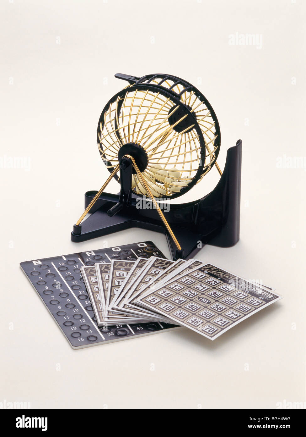 Bingo wheel and cards Stock Photo - Alamy