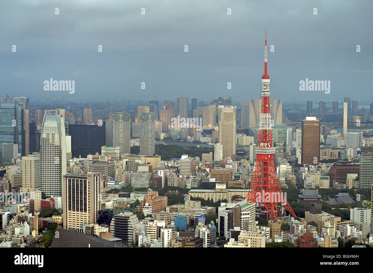Tokyo city skyline hi-res stock photography and images - Alamy