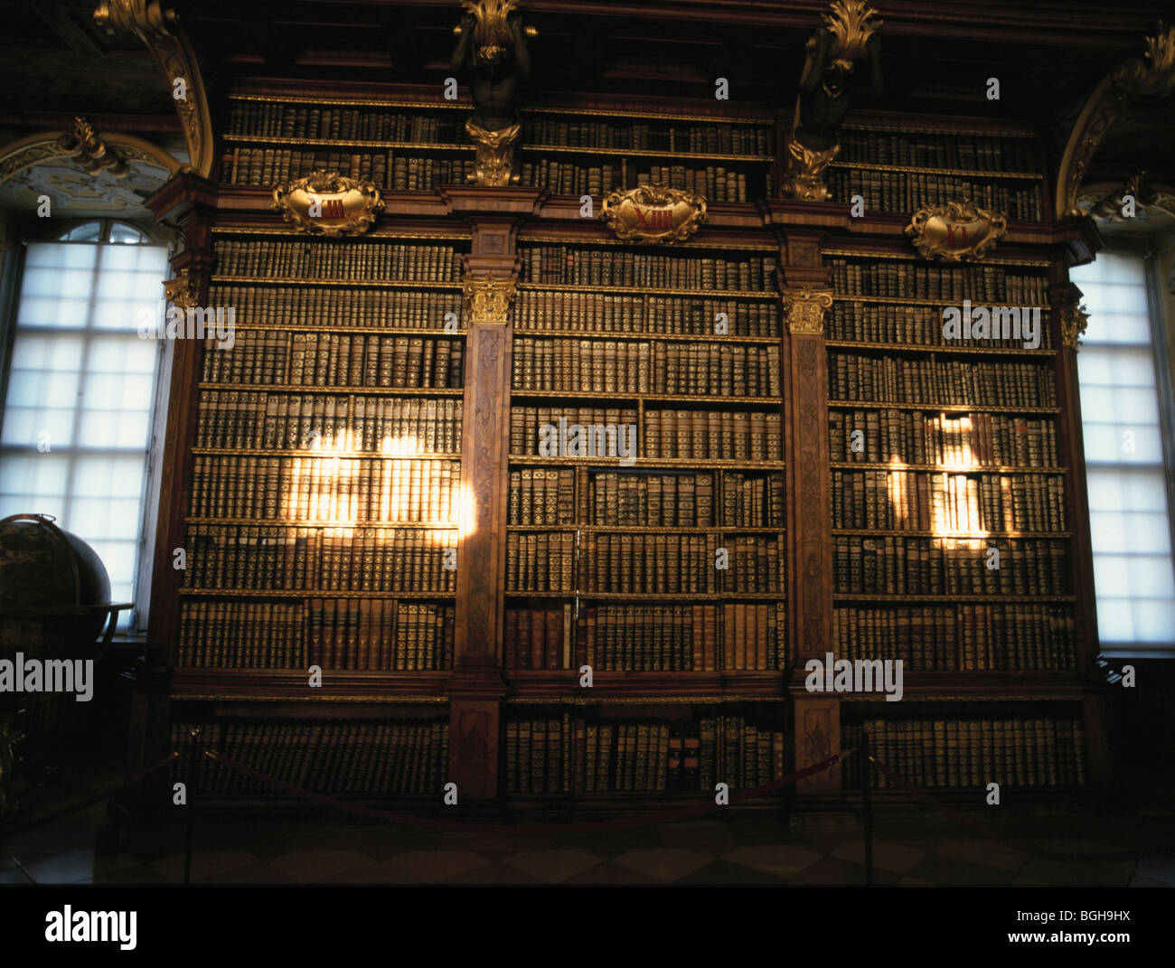 Abbey library hi-res stock photography and images - Alamy
