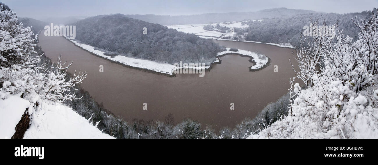 RIVER WYE, WINTOUR'S LEAP WYE VALLEY IN SNOW Stock Photo