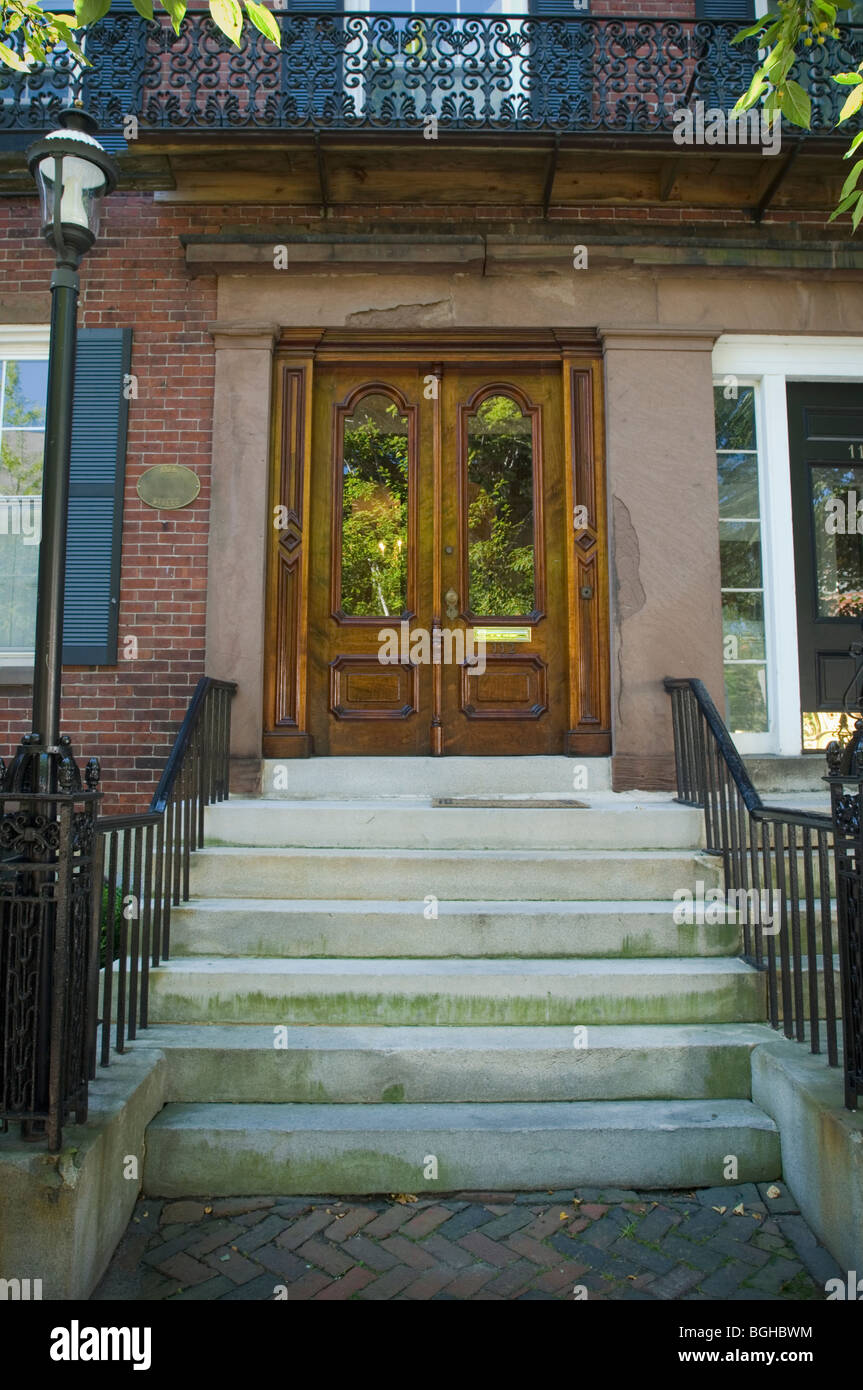 Apartment building exterior steps hires stock photography and images