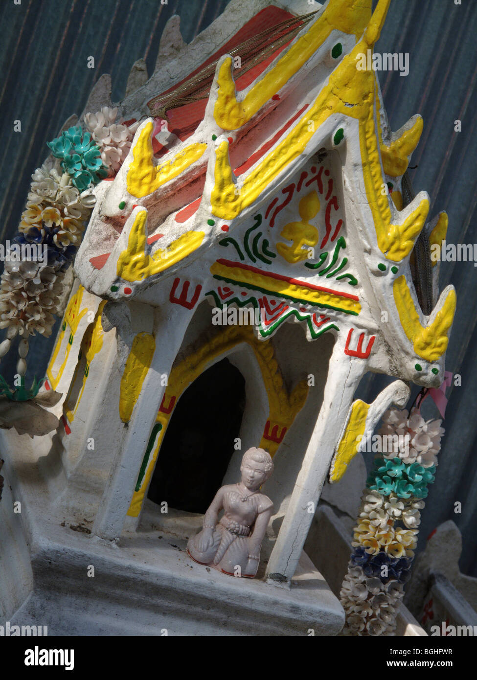 Buddhist shrine at home hires stock photography and images Alamy