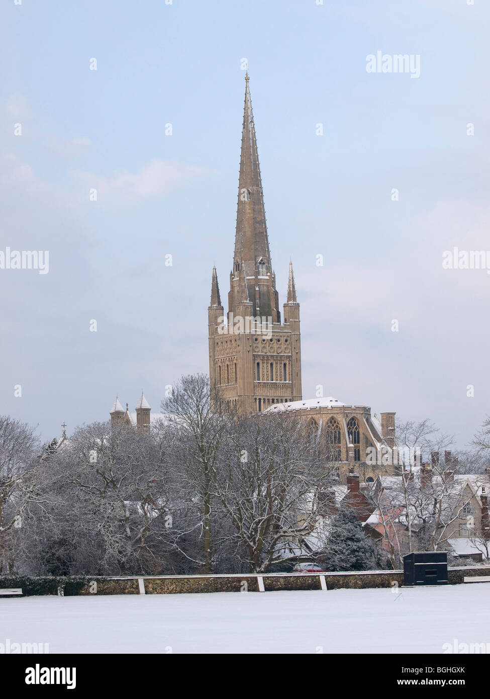 WINTRY SCENE OF  NORWICH CATHEDRAL NORFOLK EAST ANGLIA ENGLAND UK Stock Photo