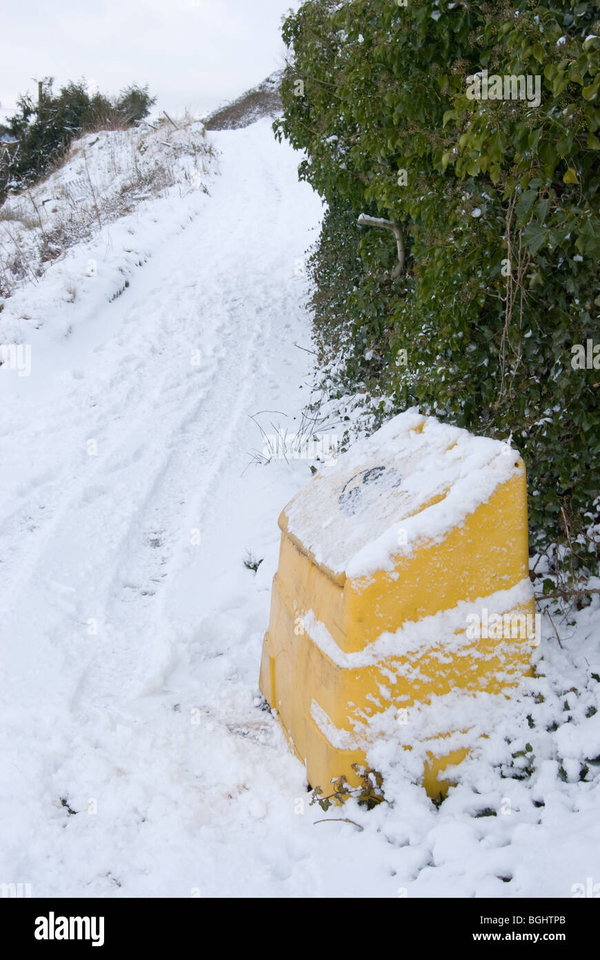 Grit and road and britain hires stock photography and images Alamy