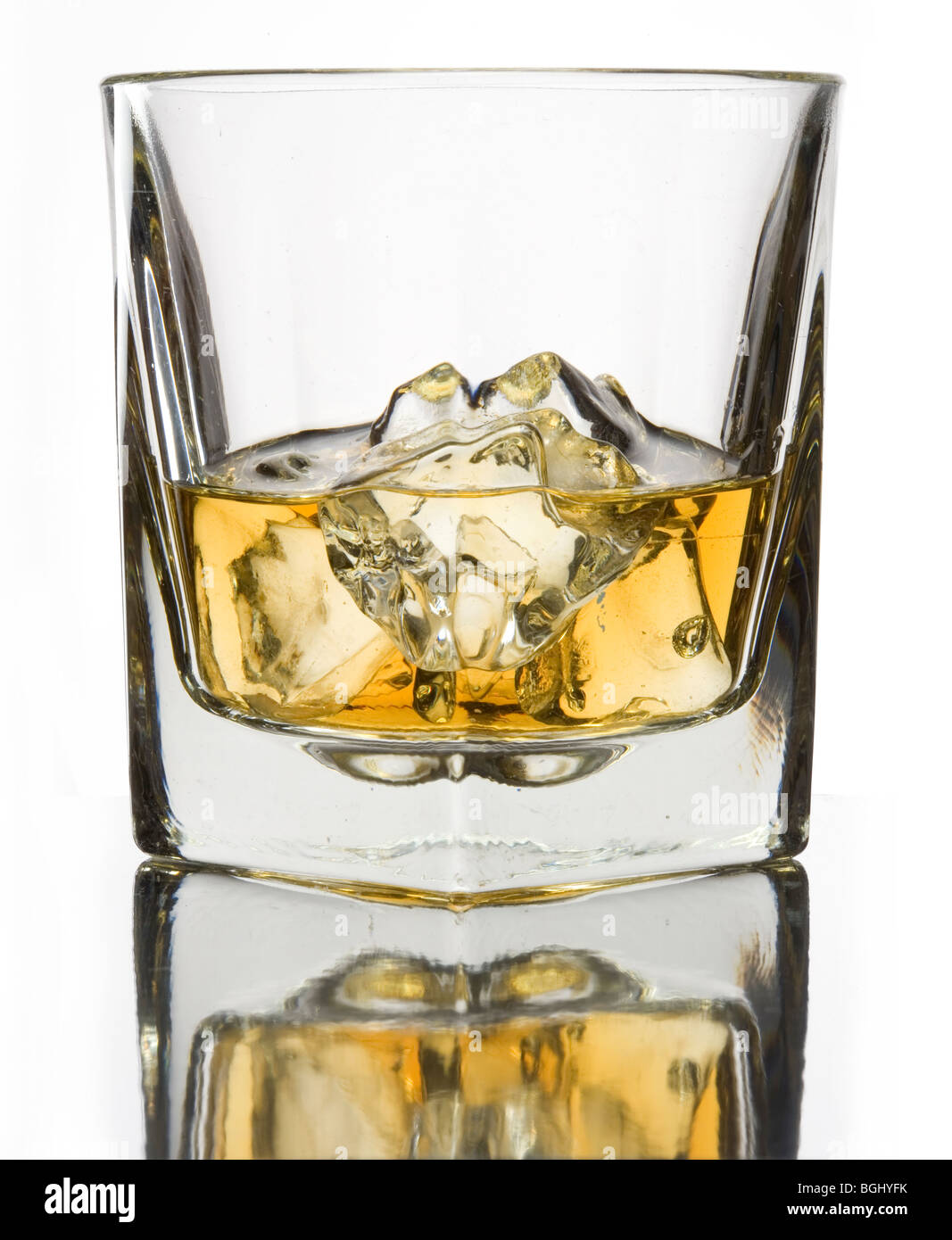 https://c8.alamy.com/comp/BGHYFK/glass-of-scotch-whisky-with-ice-BGHYFK.jpg