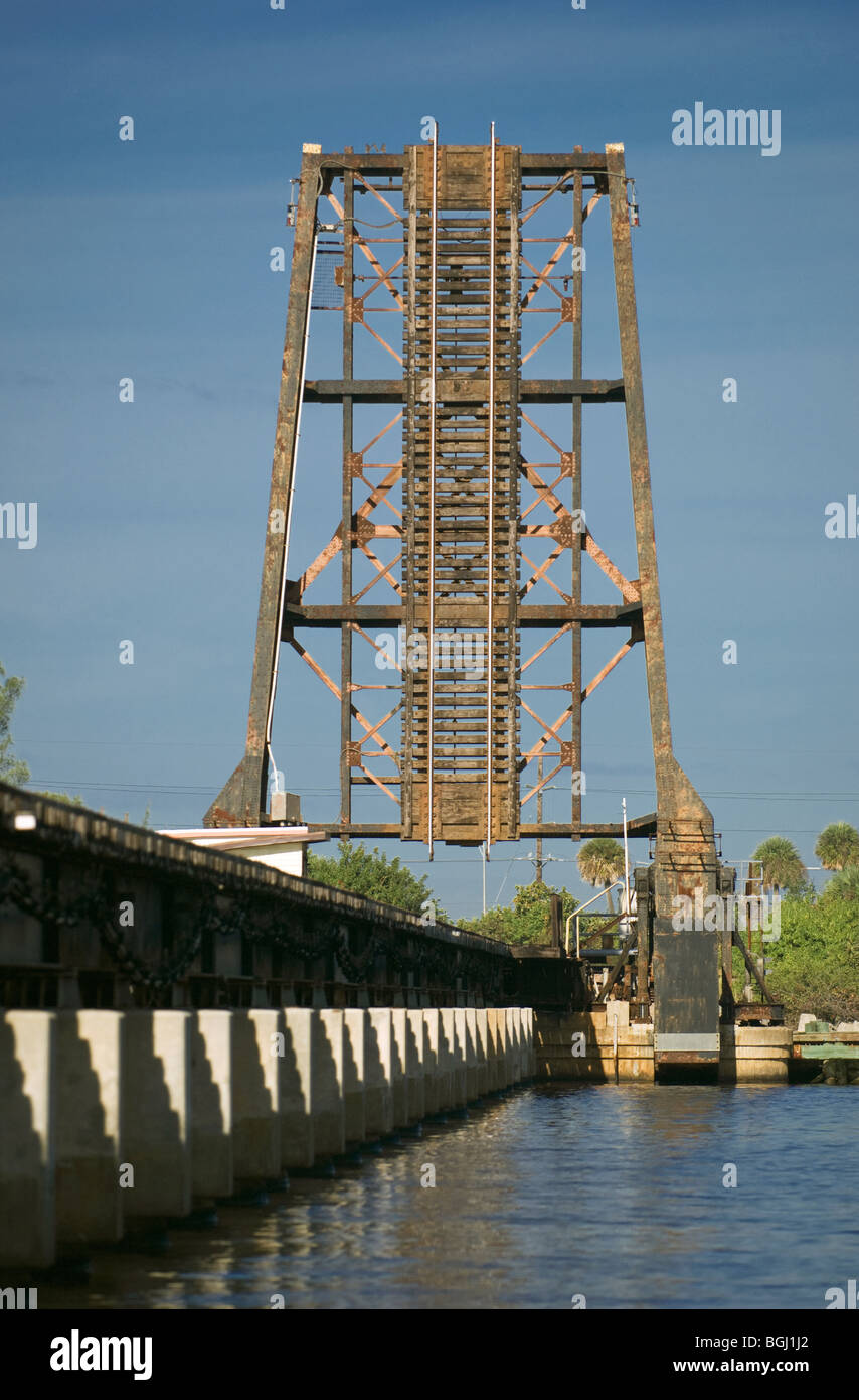 elevated railroad drawbridge Stock Photo Alamy