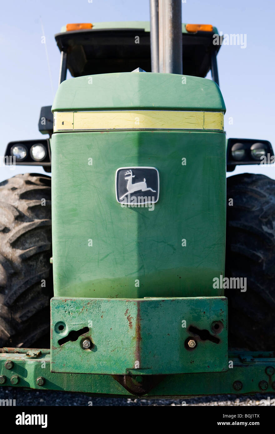 John deere logo tractor hi-res stock photography and images - Alamy
