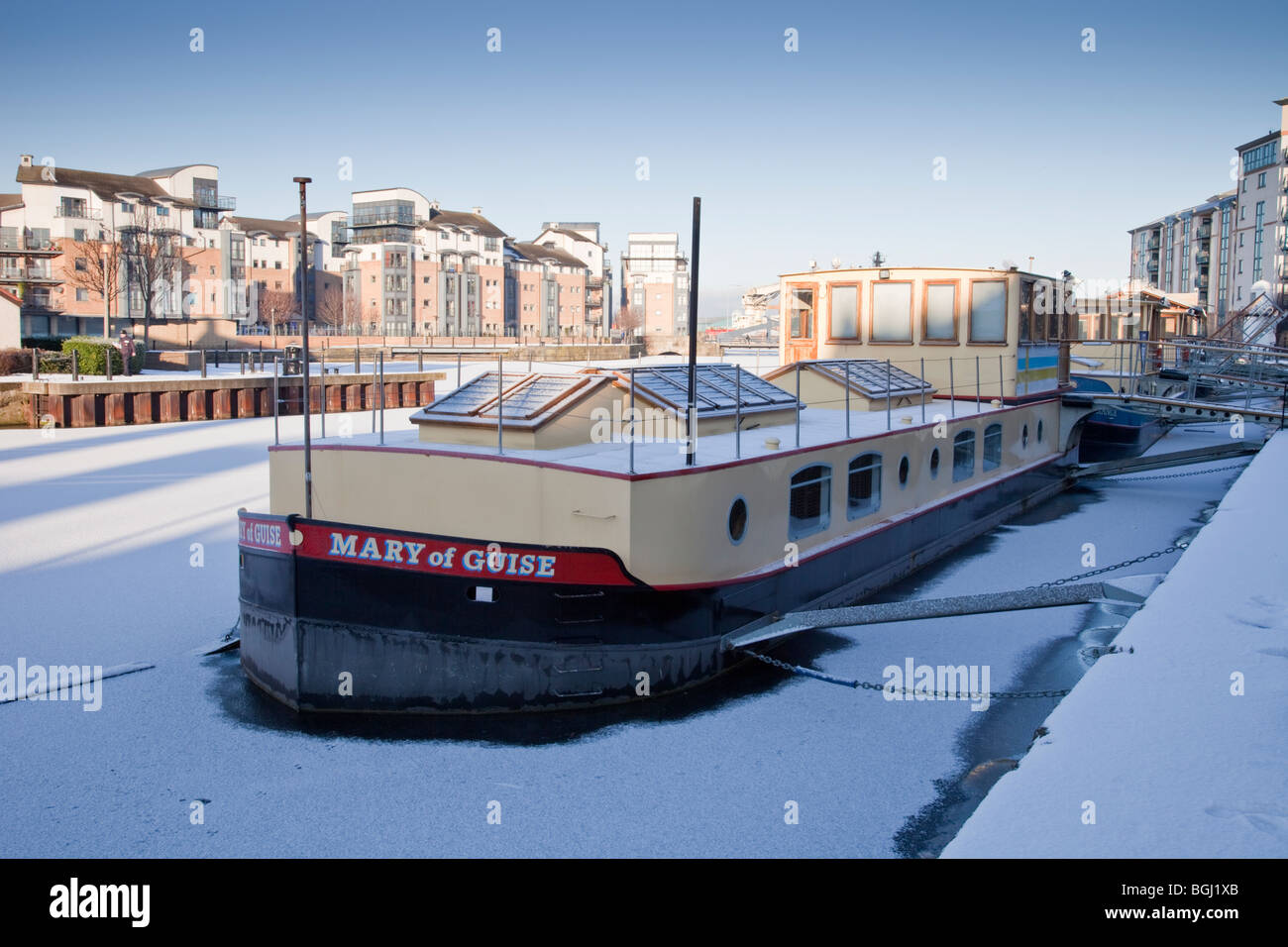 Houseboats at The Shore, Leith, while frozen over Stock Photo