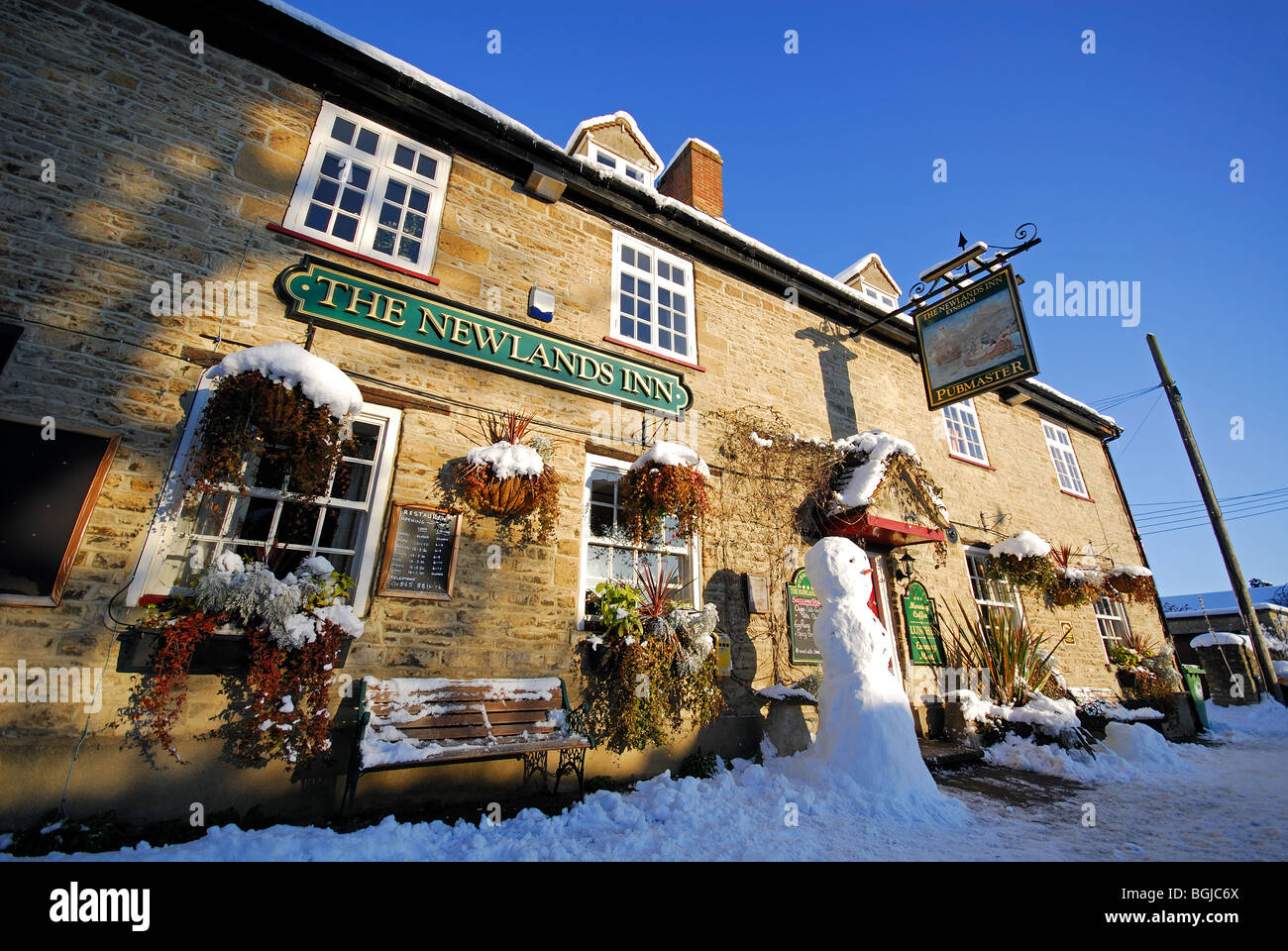 OXFORDSHIRE, UK. The Newlands Inn public house in Eynsham near Witney. 2010 Stock Photo Alamy