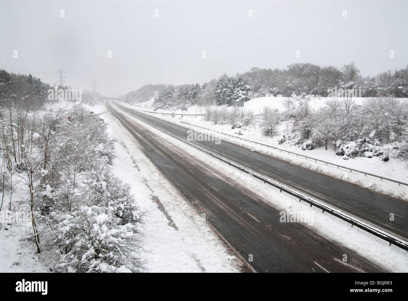 A3 open but no traffic during Major snow fall A3 area of hampshire january 2010 Stock Photo