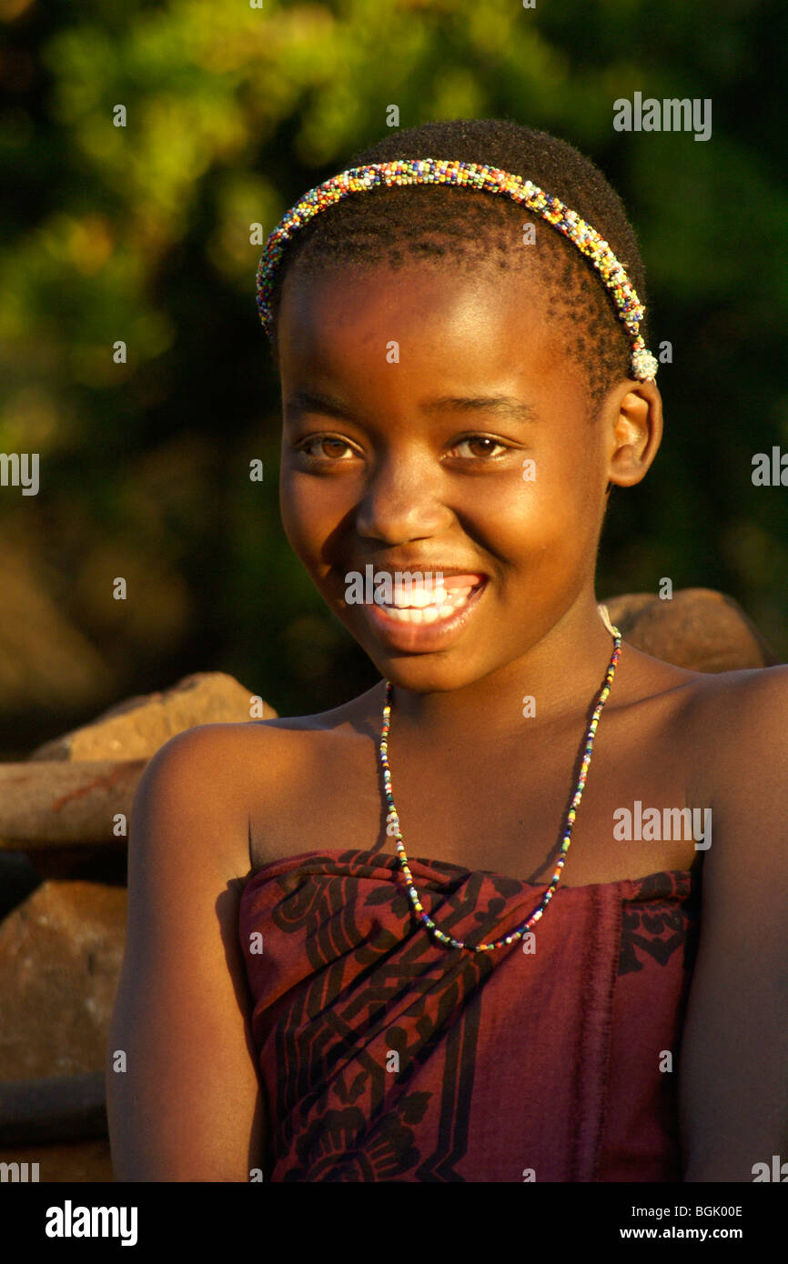 Child girl smiling african africa hi-res stock photography and images ...