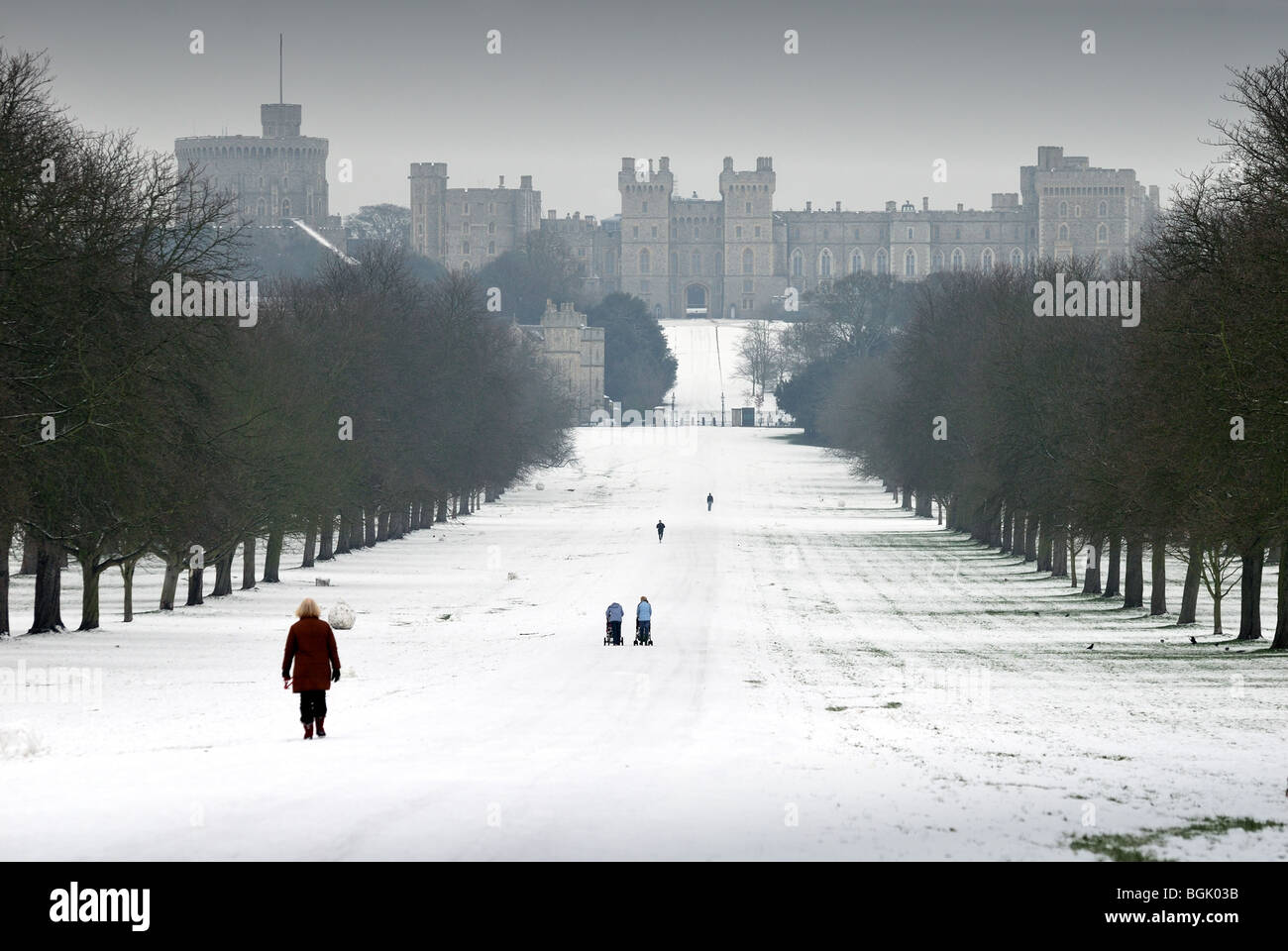Windsor Castle in winter snow Stock Photo Alamy