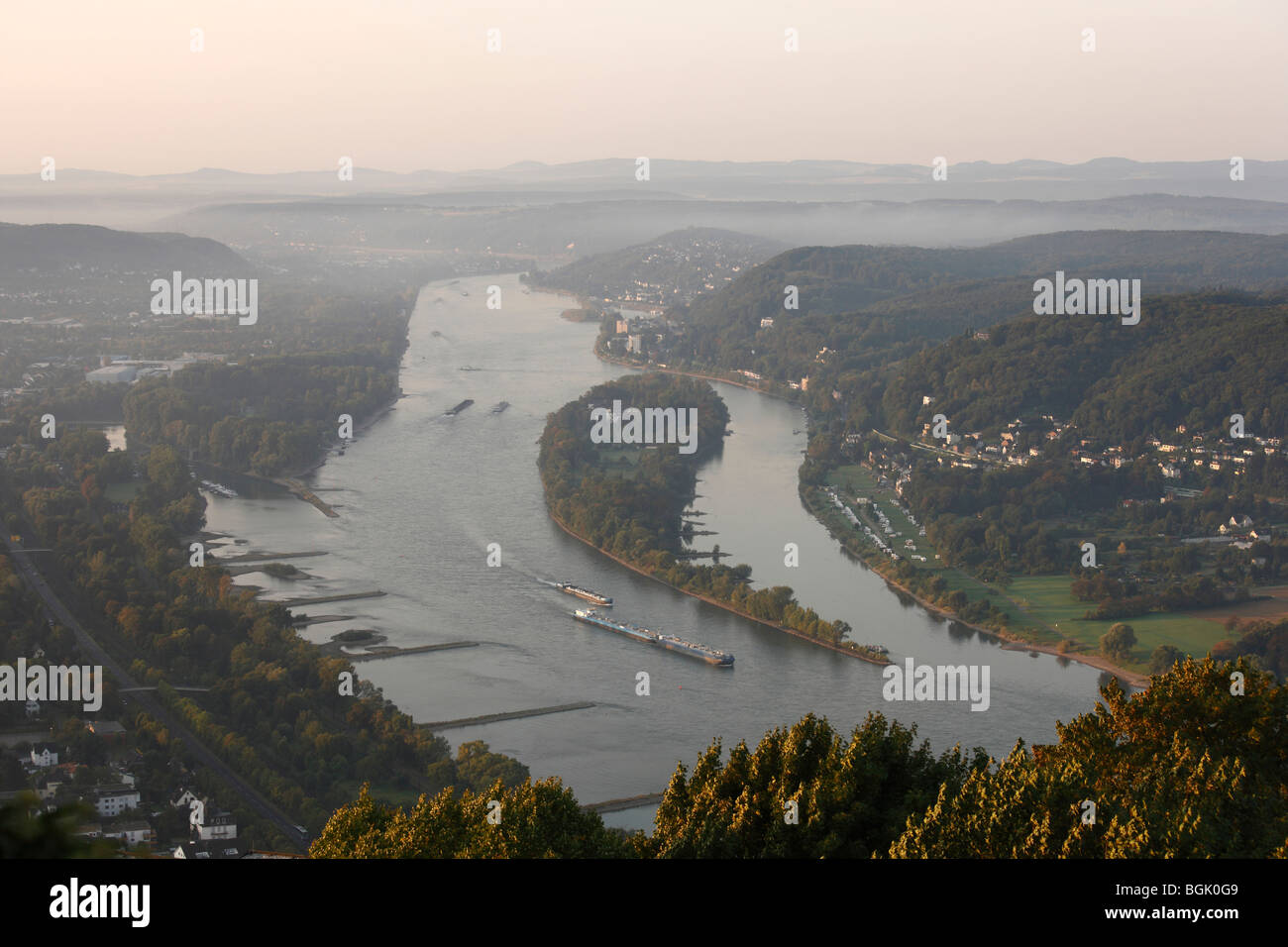 Königswinter, Blick vom Drachenfels, Blick auf den Rhein nach Süden Stock Photo