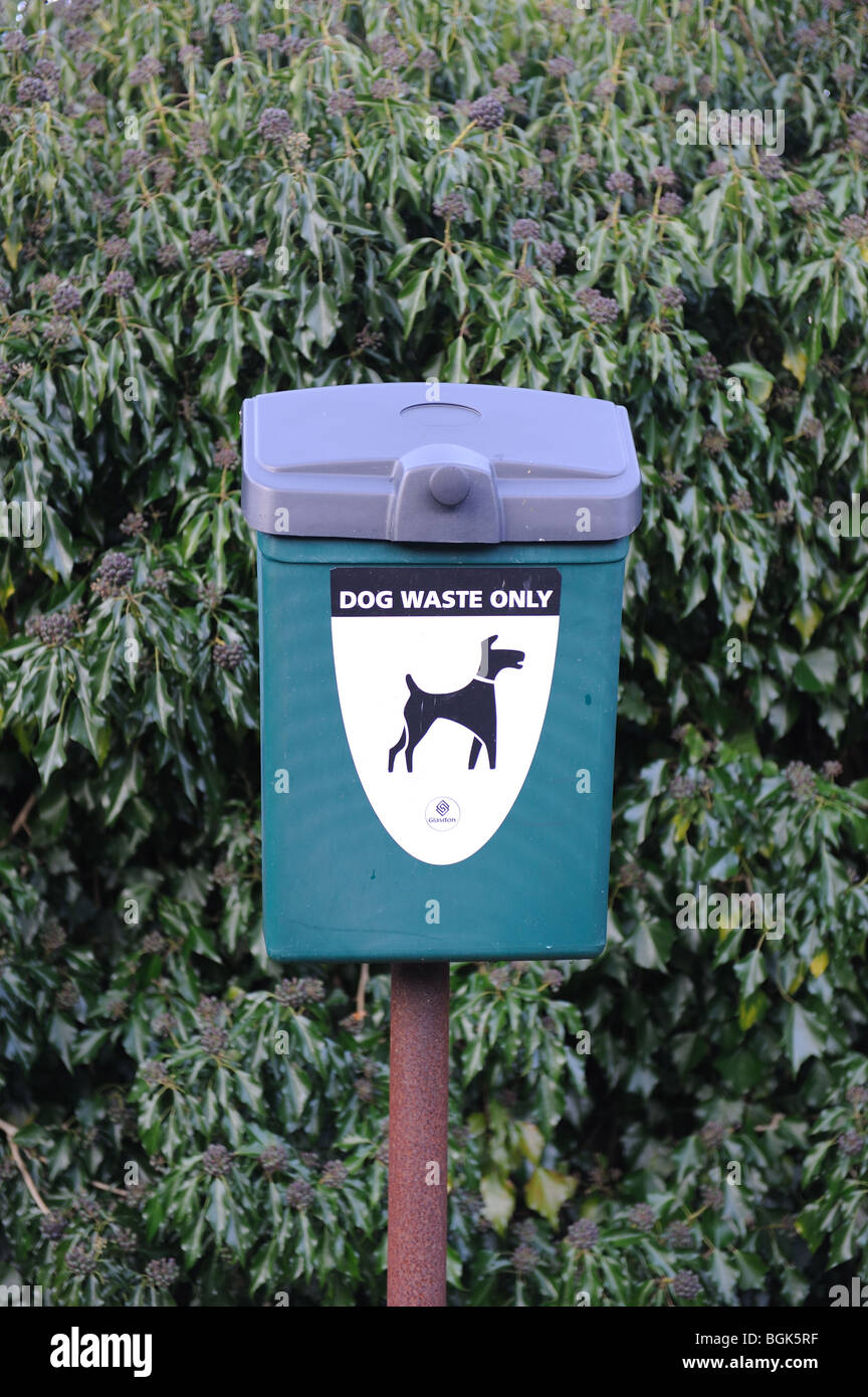 Dog waste bin disposal poop poo scoop pickup Stock Photo