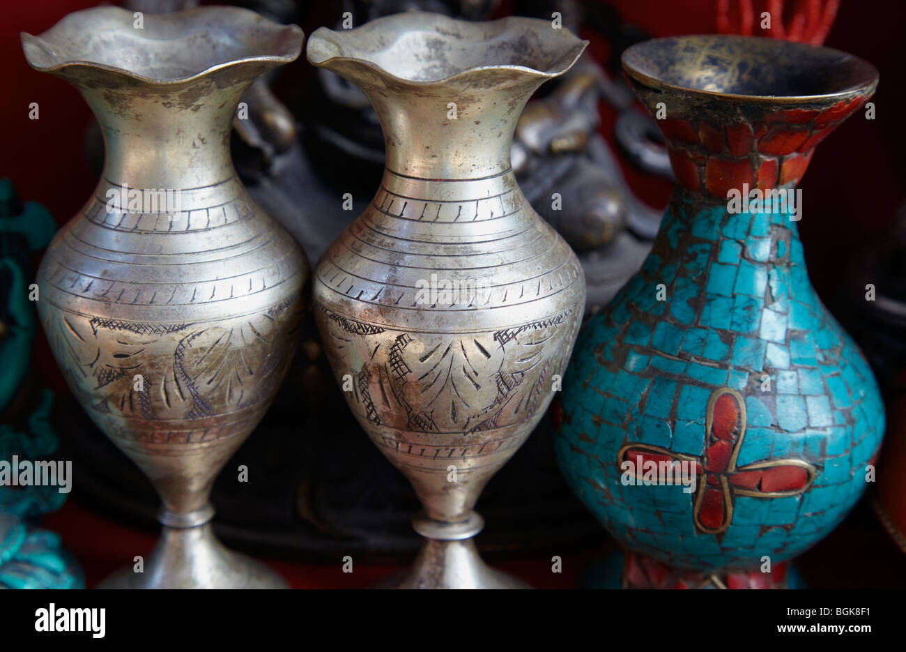 Nepal Katmandú Asia secado al aire libre placas de cerámica artesanal  cuencos de barro patrón artistry tierra Fotografía de stock - Alamy