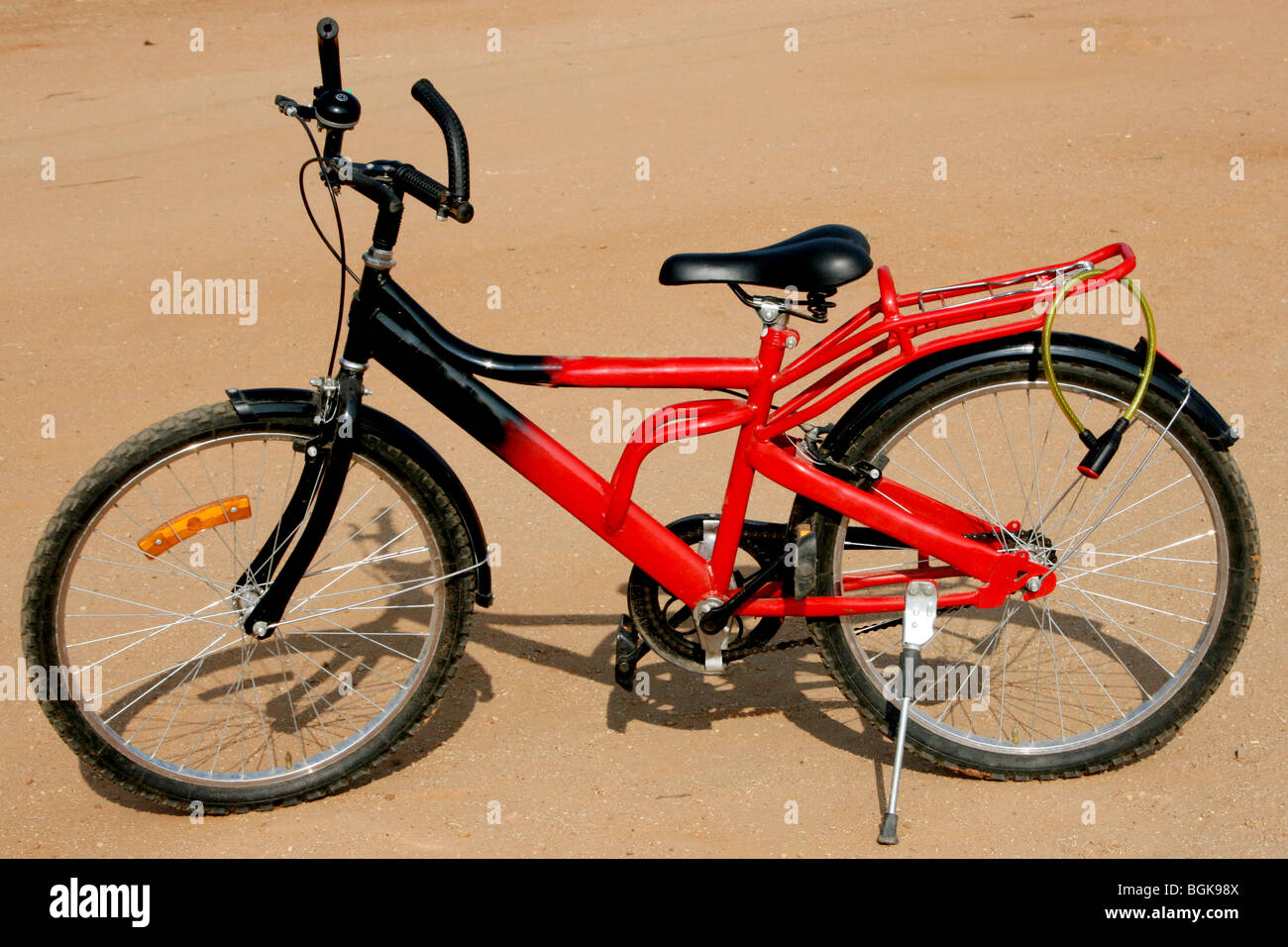 Red cycle hi-res stock photography and images - Alamy