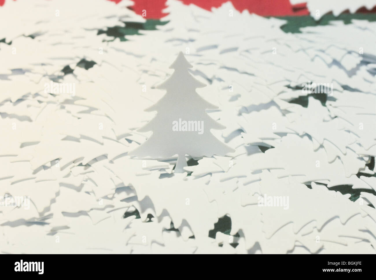 Red paper christmas tree hi-res stock photography and images - Alamy