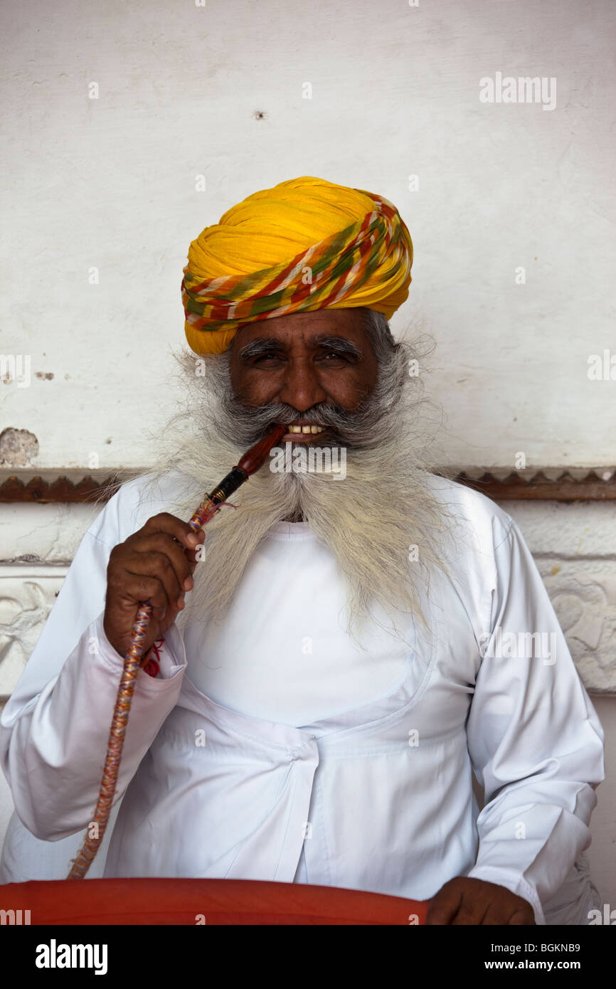 Indian man wearing turban hi-res stock photography and images - Alamy