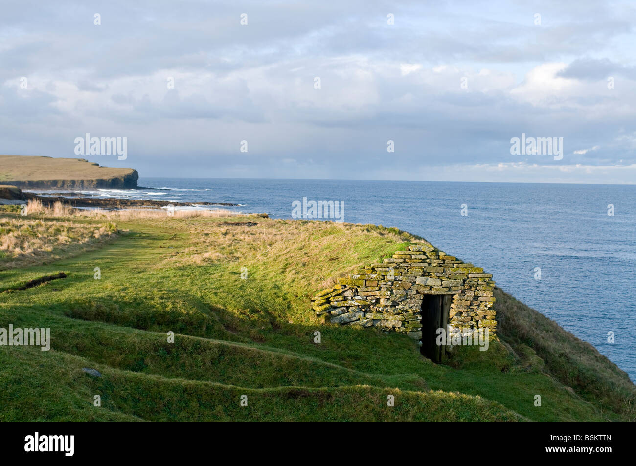 The Fishermens hut on the coastal path to the whale bone on Birsay Orkney Mainland.  SCO 5873 Stock Photo