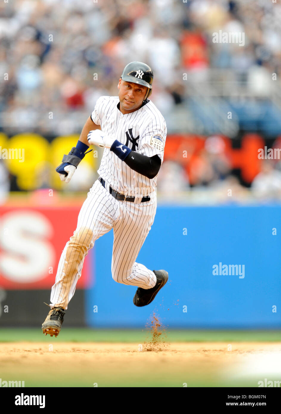 Download Former New York Yankees shortstop, Derek Jeter Wallpaper