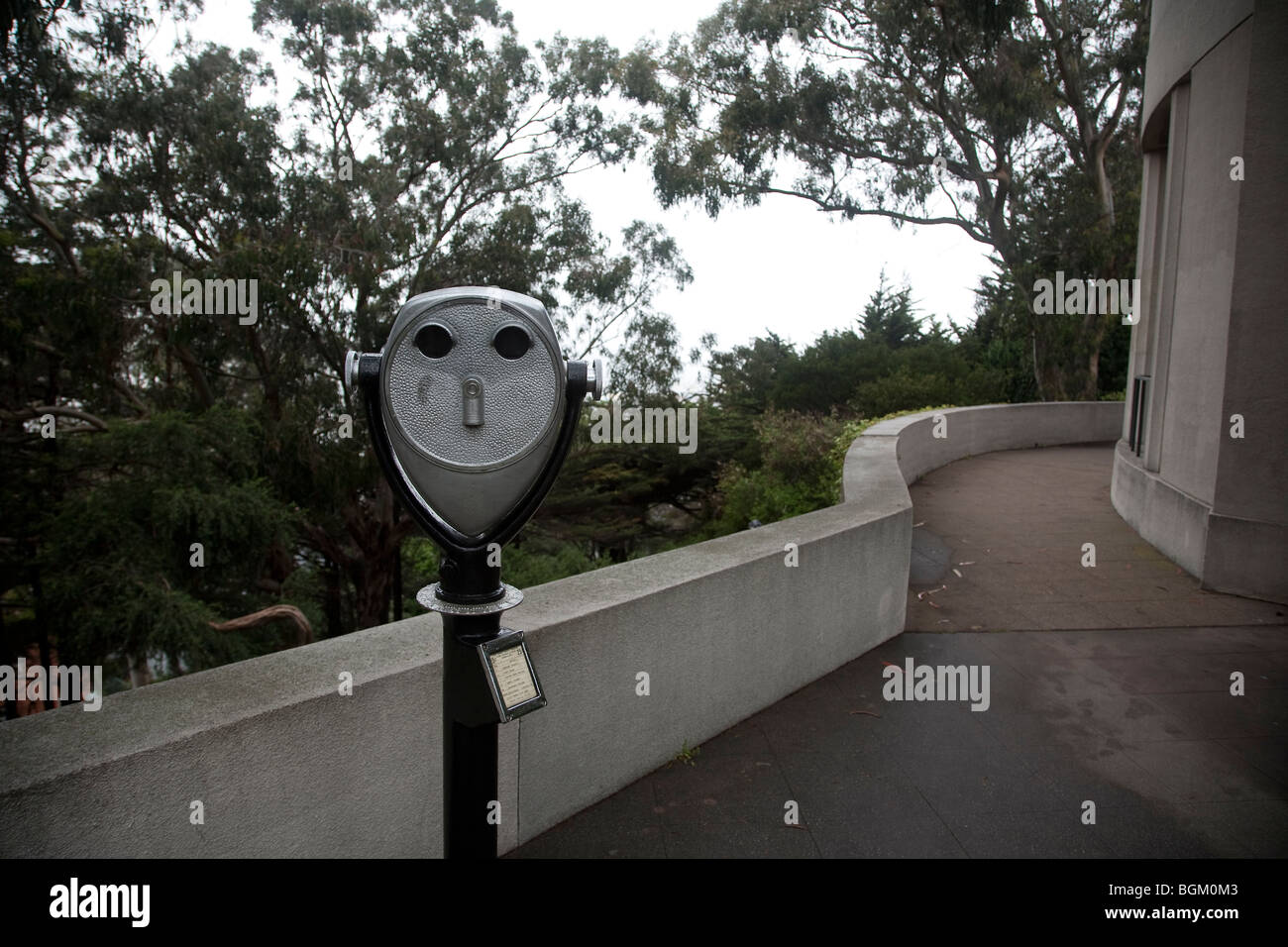 A coinoperated pedestal mounted binocular awaits tourist at an