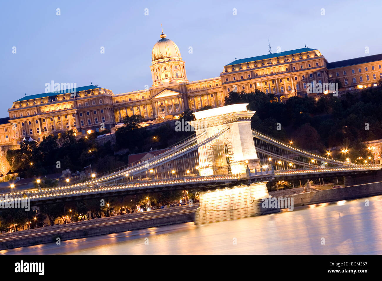 Chain Bridge and Buda castle at night, Budapest, Hungary, Eastern Europe Stock Photo
