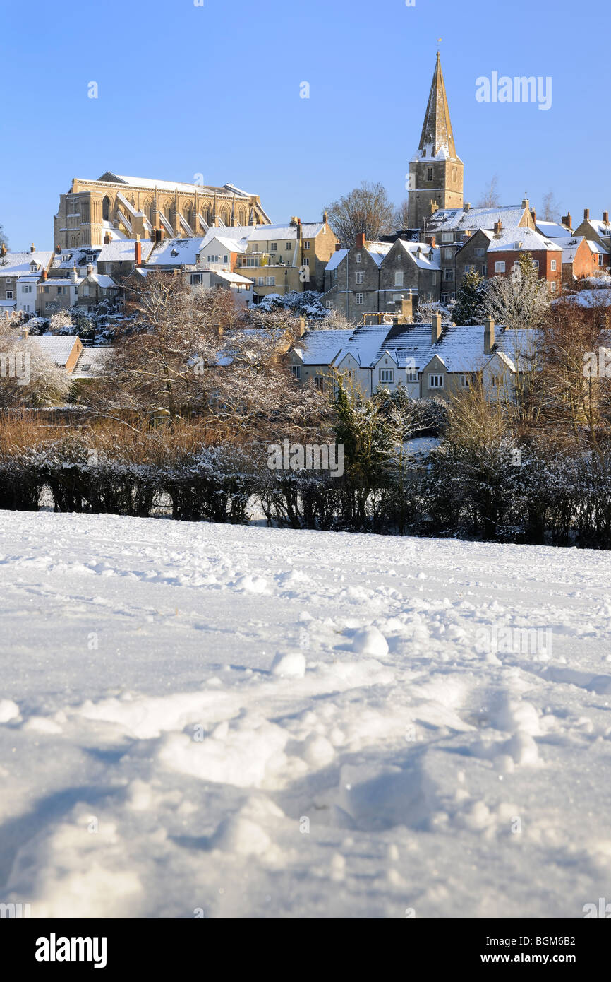 Malmesbury Under A Blanket Of Snow Stock Photo Alamy Malmesbury under a blanket of snow stock photo alamy