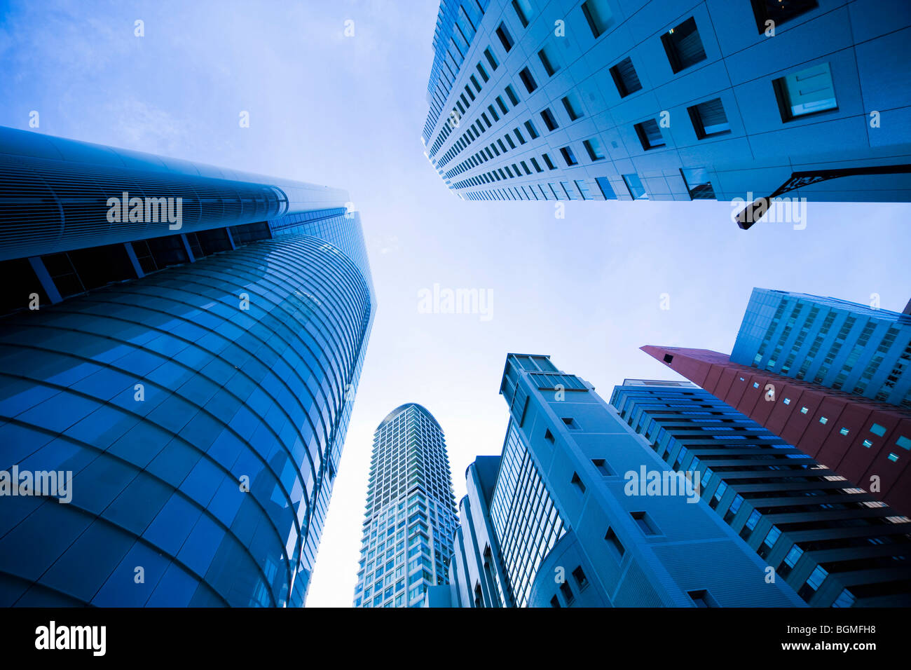 Low angle city street hi-res stock photography and images - Alamy