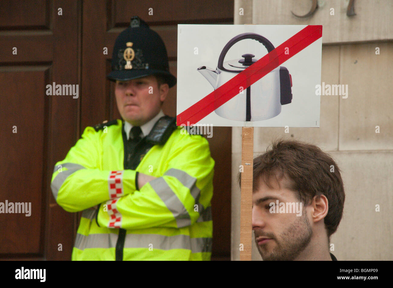 Kettling hires stock photography and images Alamy