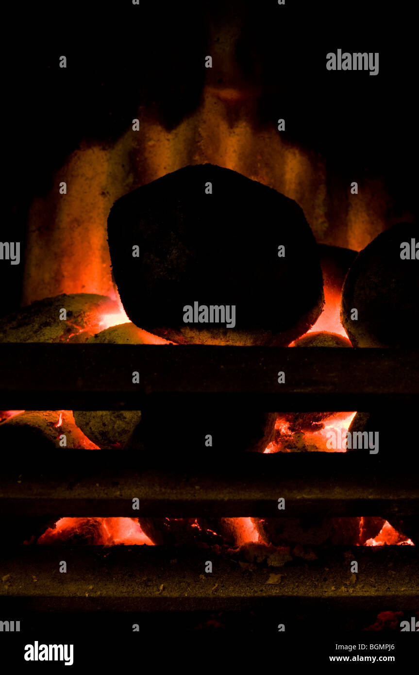 Coal fire grate fireplace hires stock photography and images Alamy